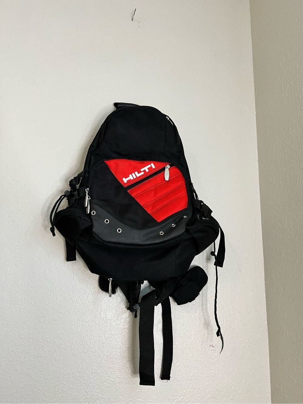 Hilti Tool Travel Backpack Handles black Red Multi Pockets 5 Zippers